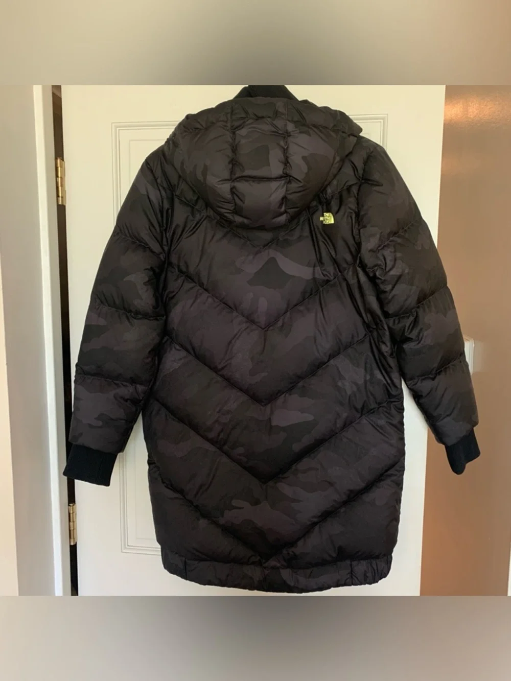 The North Face Albroz 550
Fill Power Down Parka in black camo print - Picture 3 of 5